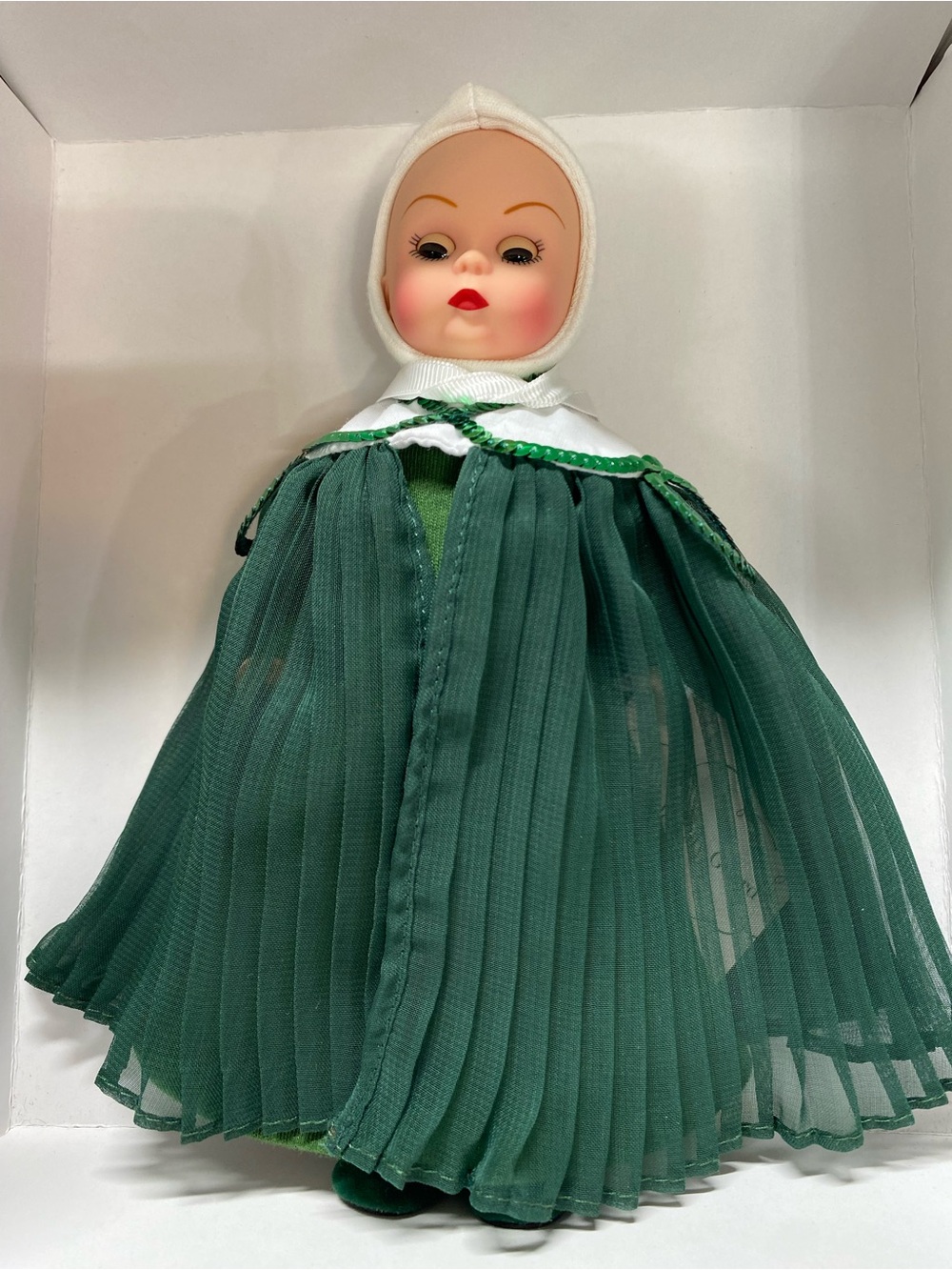 Vintage Madame Alexander #31395 Emerald City Guard 8” doll